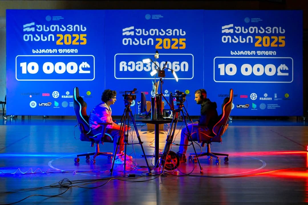 რუსთავის სპორტის სასახლეში კიბერ ფეხბურთში მასშტაბური ტურნირი – “რუსთავის თასი 2025“ ჩატარდა