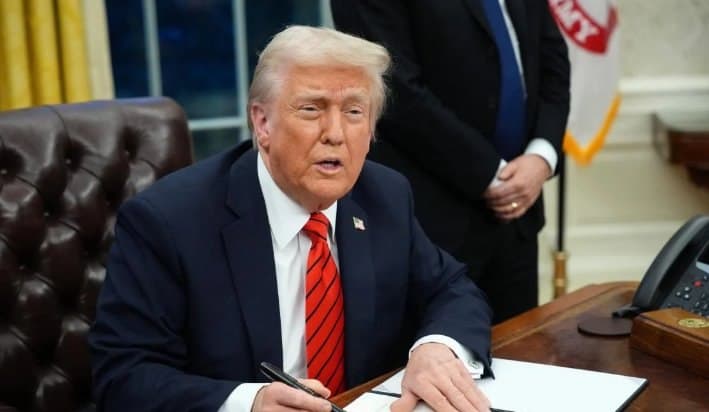 Trump blames Biden for Ukraine war, says he and Zelenskyy did “horrible job”