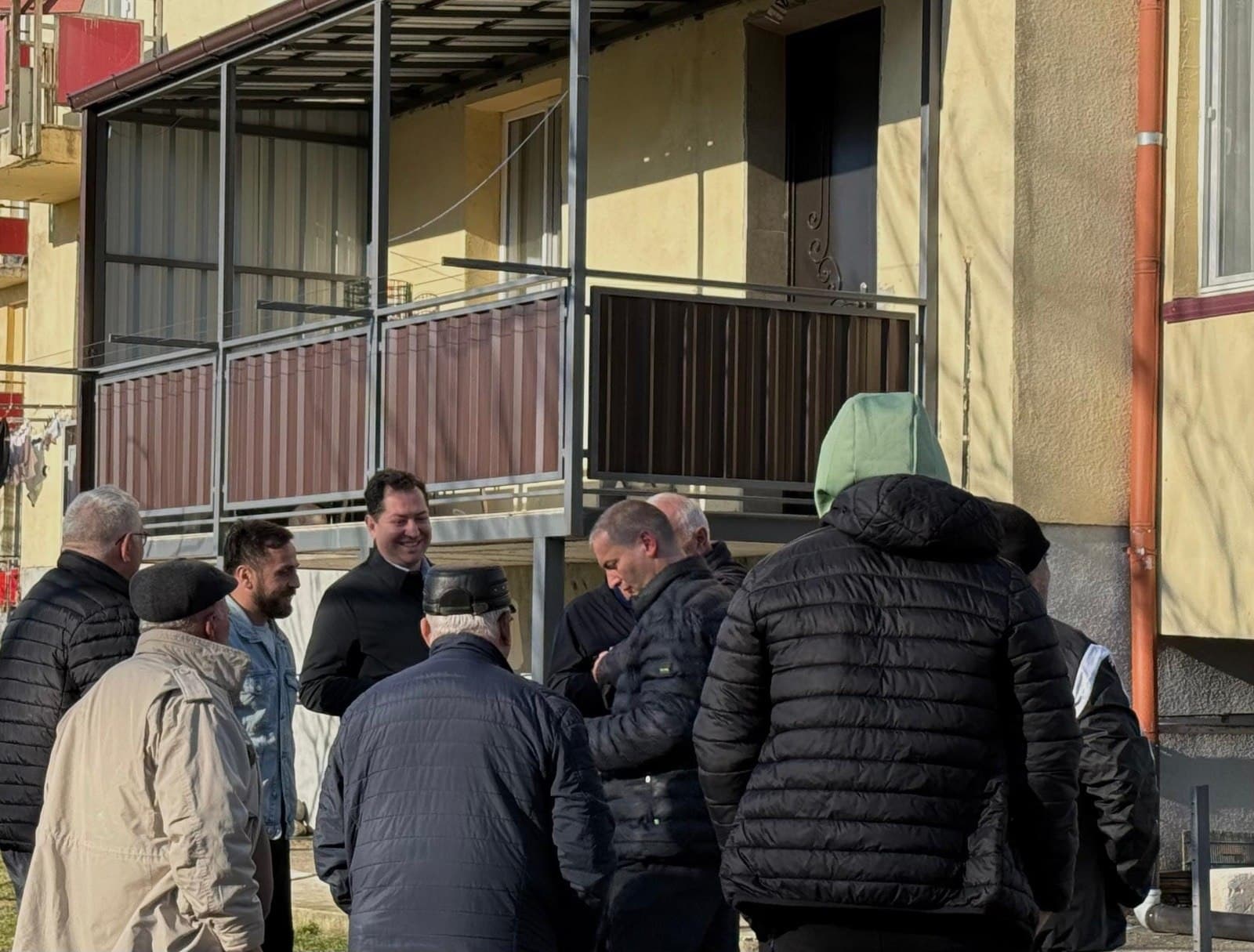 Frontnews image description