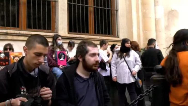 Frontnews image description