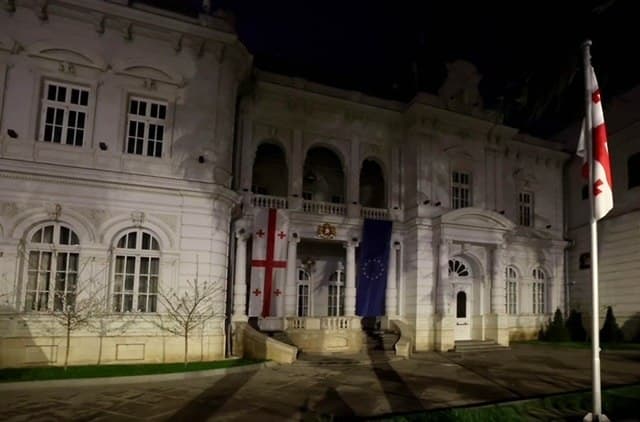 პრეზიდენტის ადმინისტრაცია გარემოსდაცვით გლობალურ აქციას – “დედამიწის საათი“ შეუერთდა