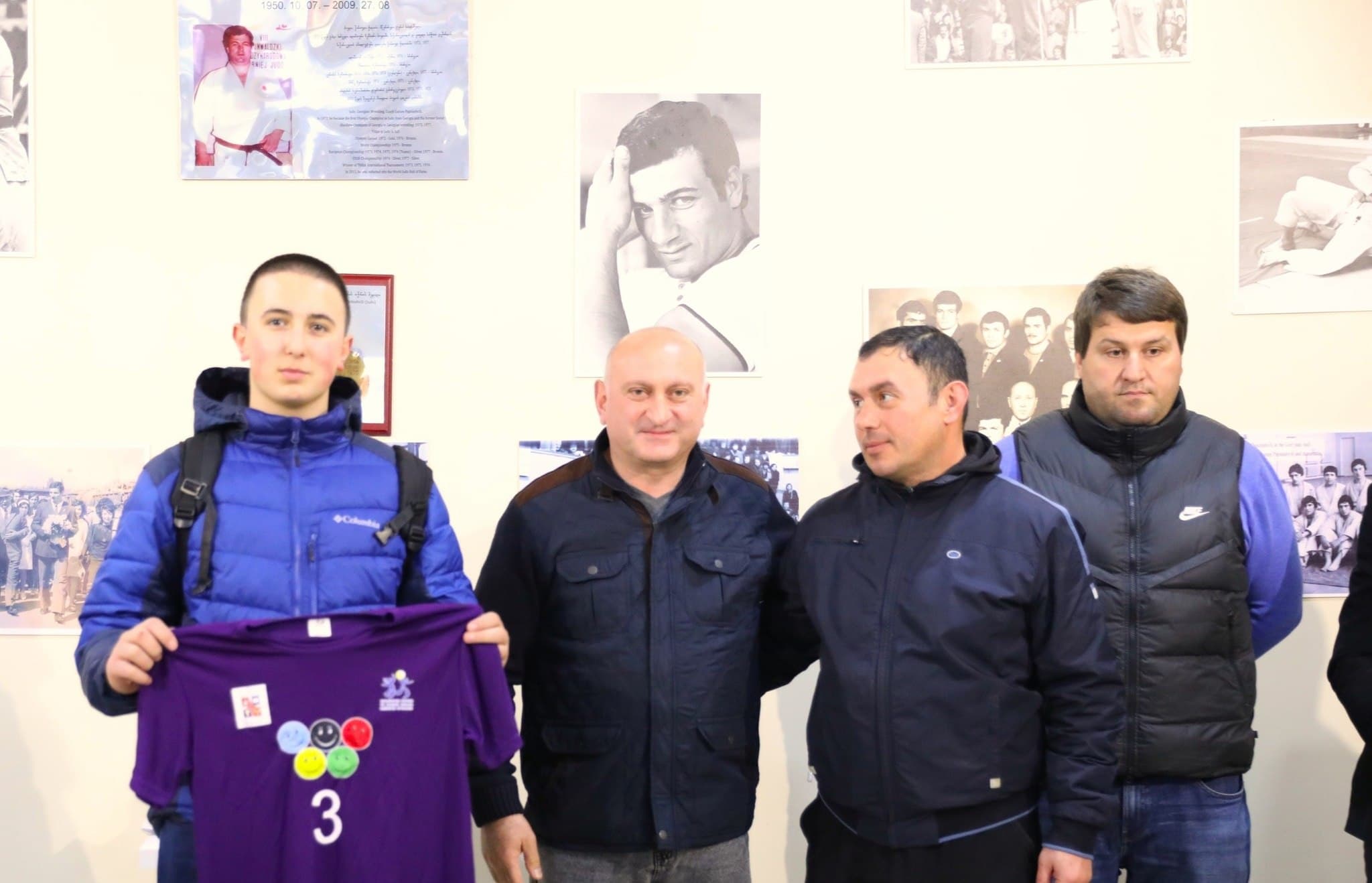 Frontnews image description