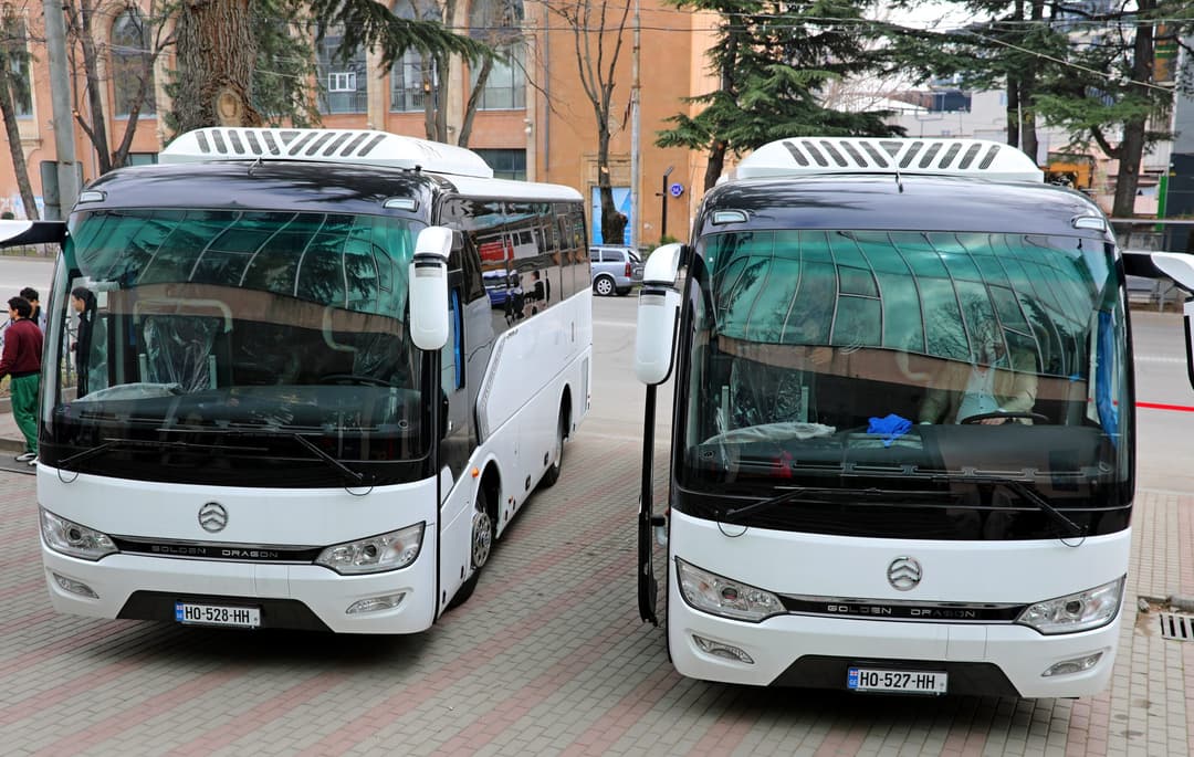 გორის მუნიციპალიტეტმა სპორტის განვითარებისა და ხელშეწყობის სააგენტოს თანამედროვე ტიპის ავტობუსები გადასცა