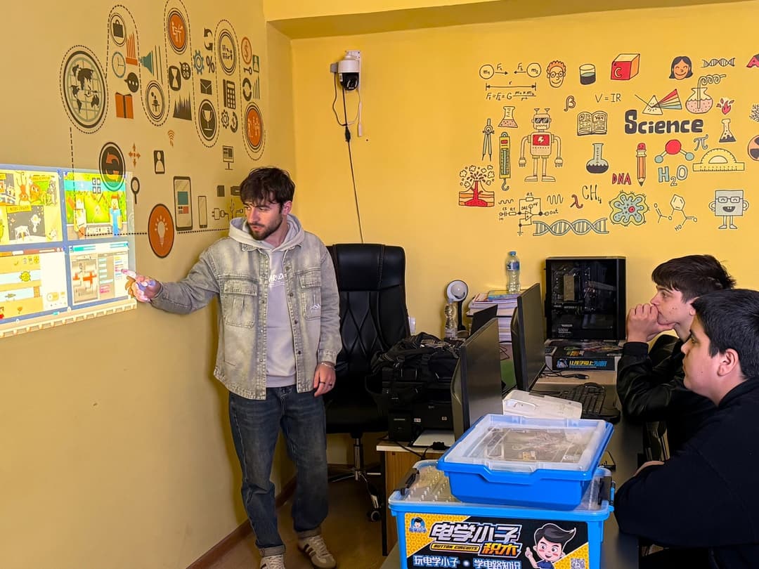 გორის მუნიციპალიტეტის მერია ახალგაზრდებს STEAM-ის 4-თვიან კურსს დაუფინანსებს