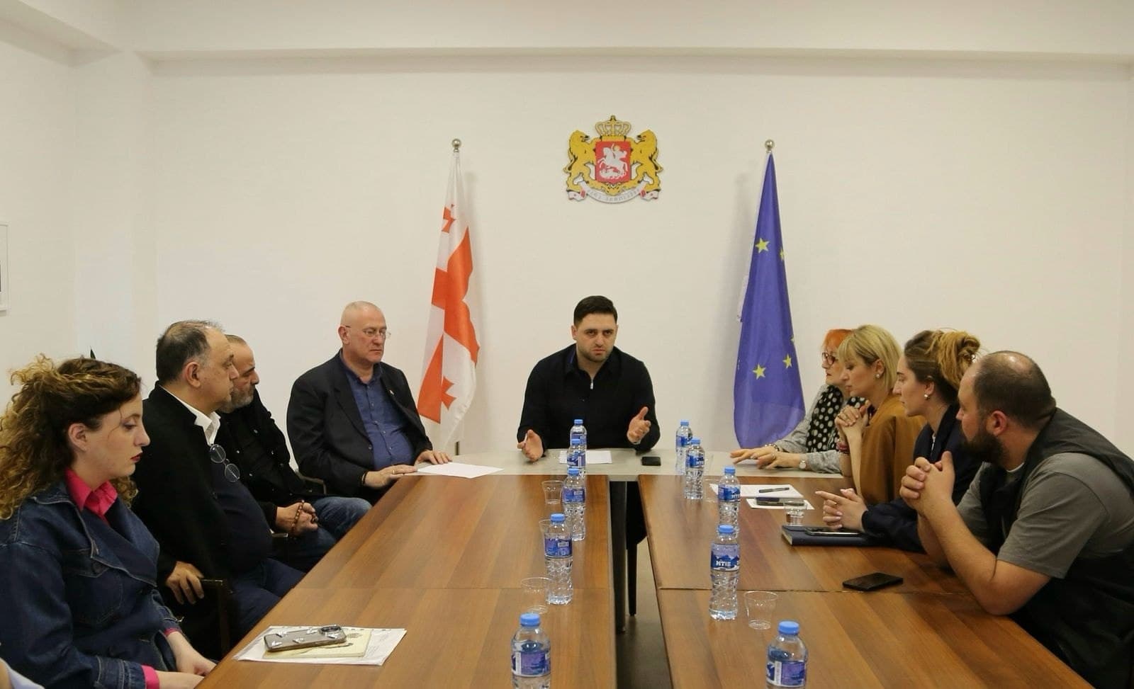 Frontnews image description