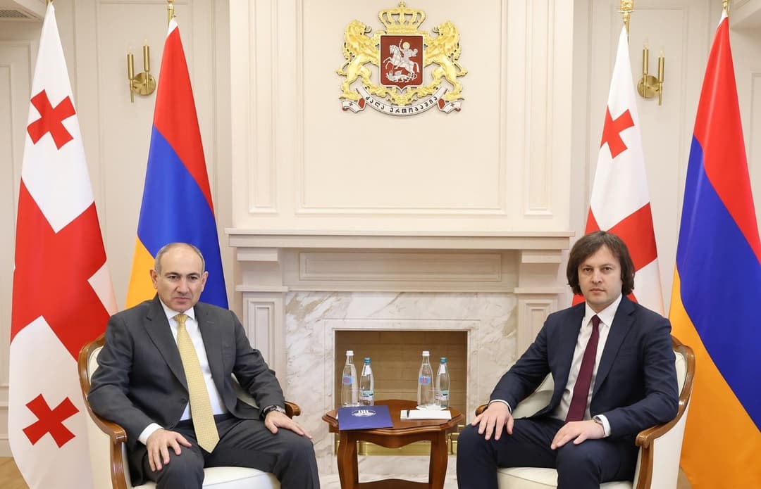 Georgian PM hosts Armenian counterpart ahead of UEFA Nations League playoff