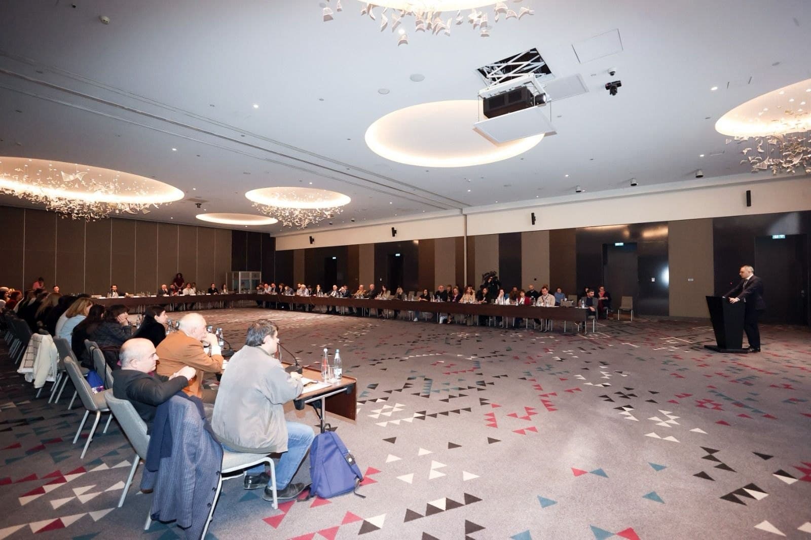 Frontnews image description