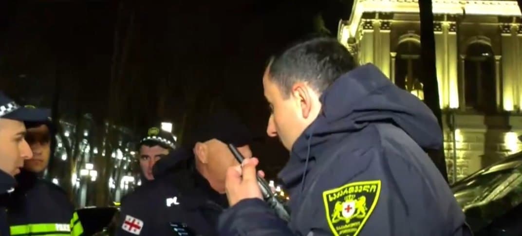 პარლამენტთან დაკავებული სამი სტუდენტიდან ორი ხელწერილის საფუძველზე გაათავისუფლეს