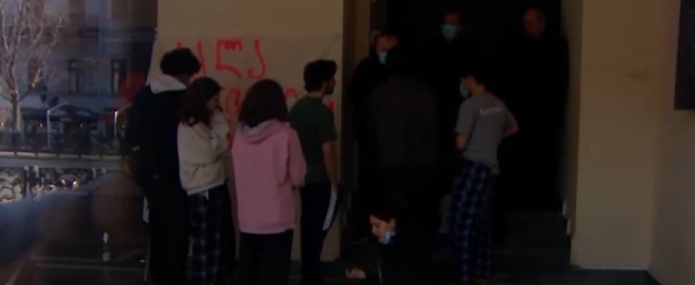 Frontnews image description