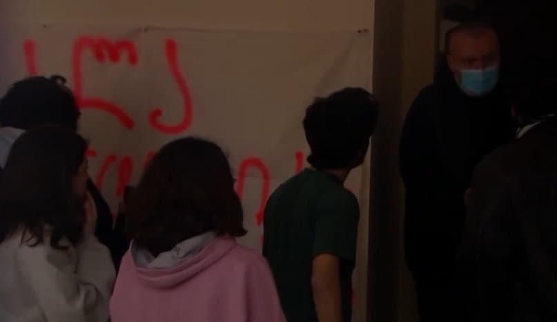 თეატრალური უნივერსიტეტის გაფიცული სტუდენტები პოლიციამ 5000-5000 ლარით დააჯარიმა