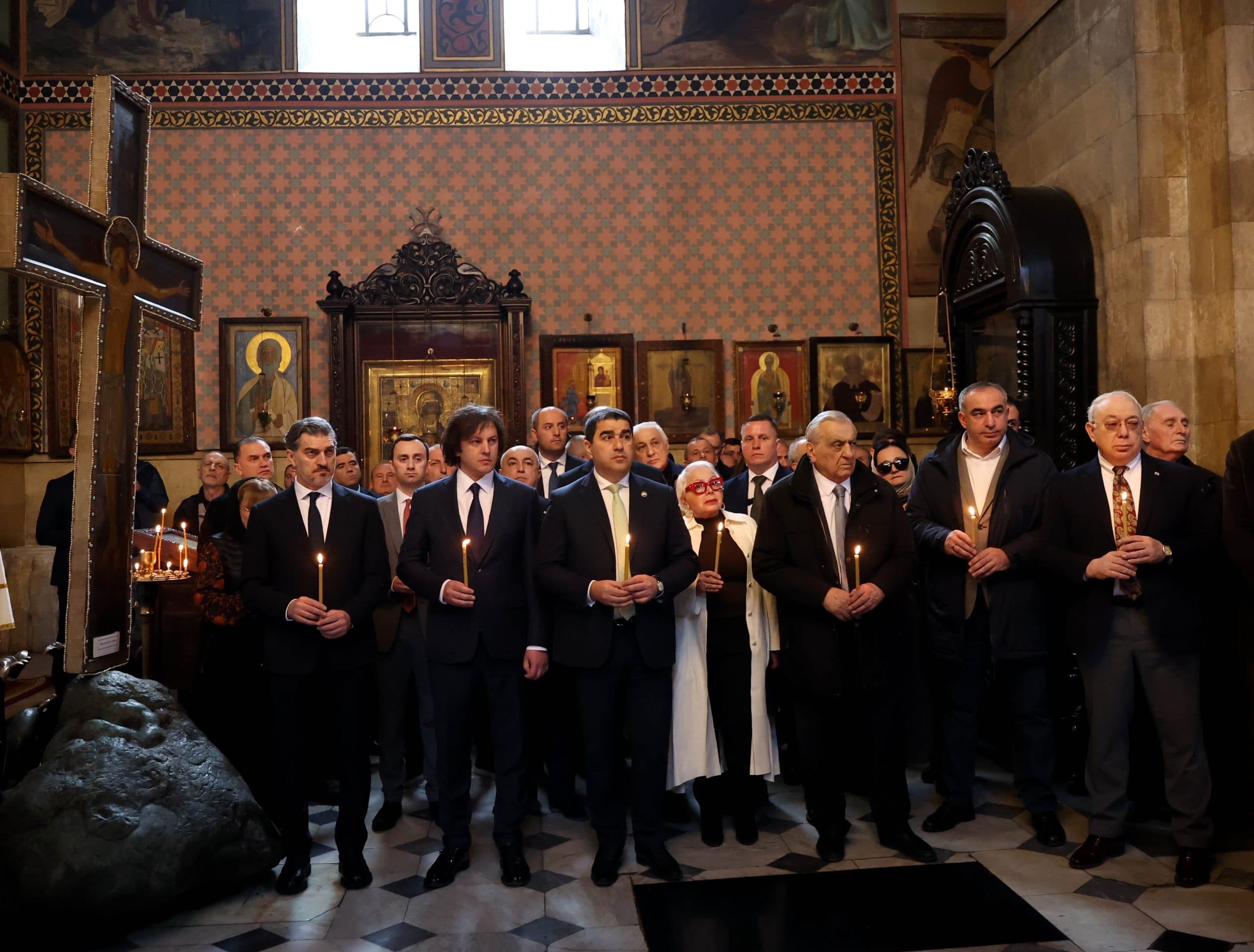 Frontnews image description