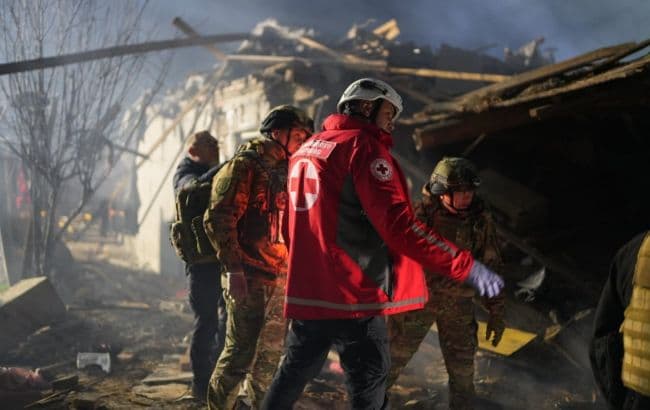 Russia strikes Zaporizhzhia, killing three and injuring 12