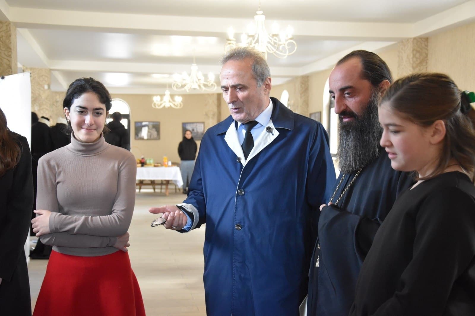 Frontnews image description