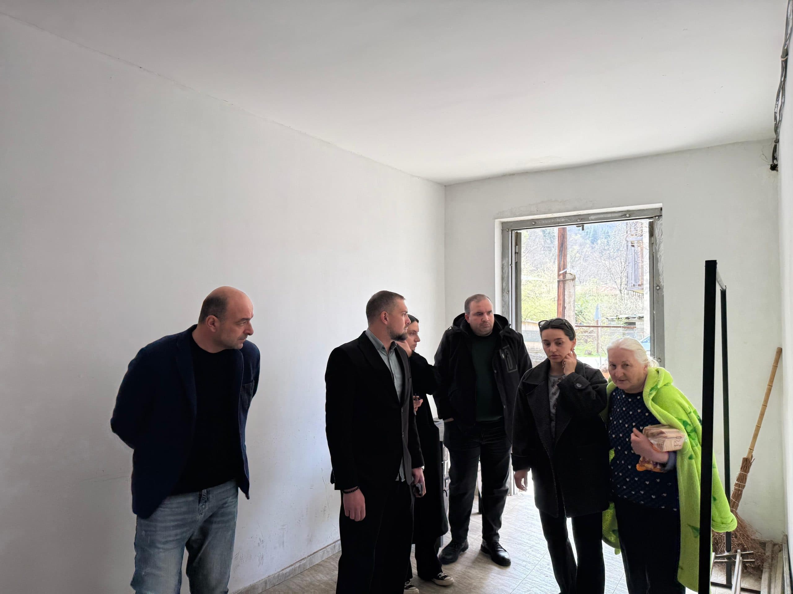 Frontnews image description