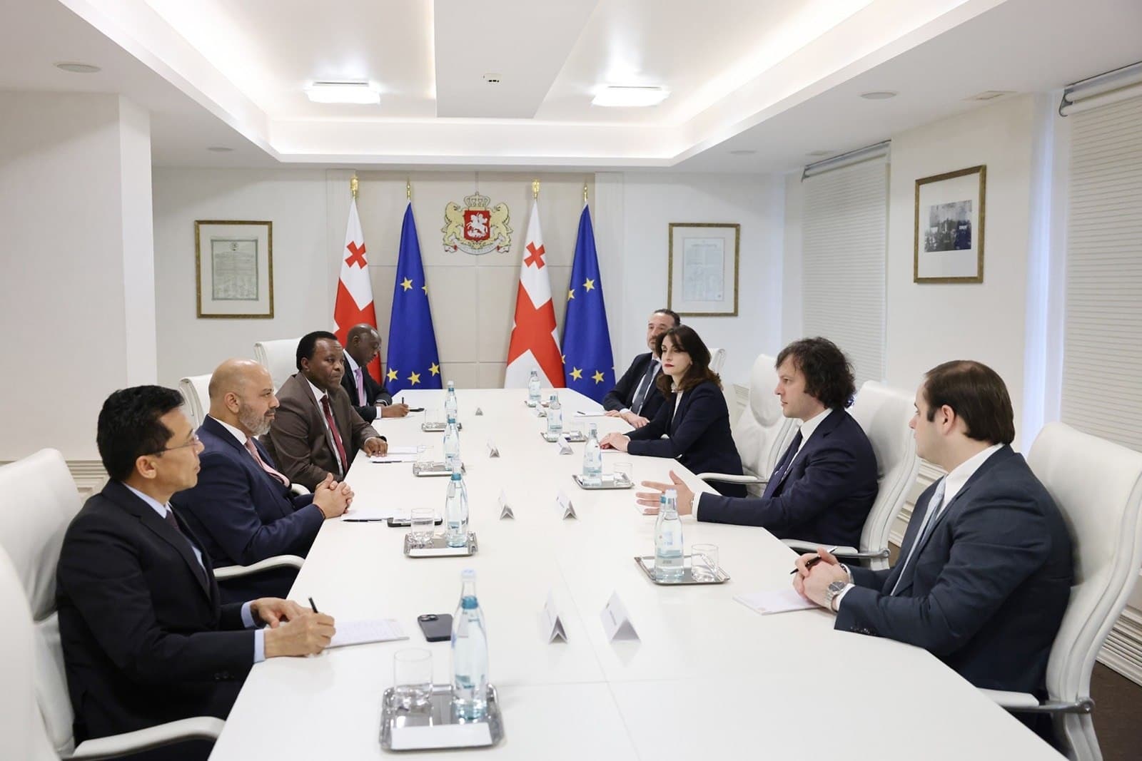 Frontnews image description