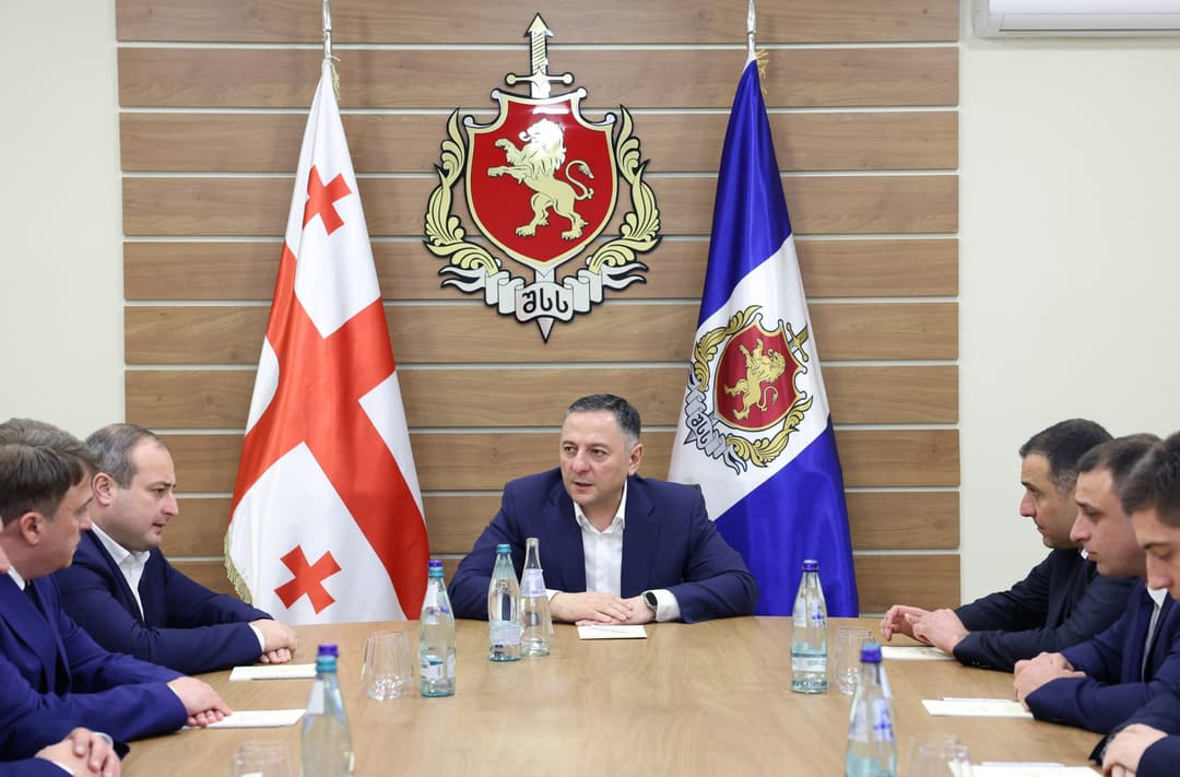 ვახტანგ გომელაურმა აჭარის პოლიციის დეპარტამენტის თანამშრომლებს ახალი უფროსი წარუდგინა