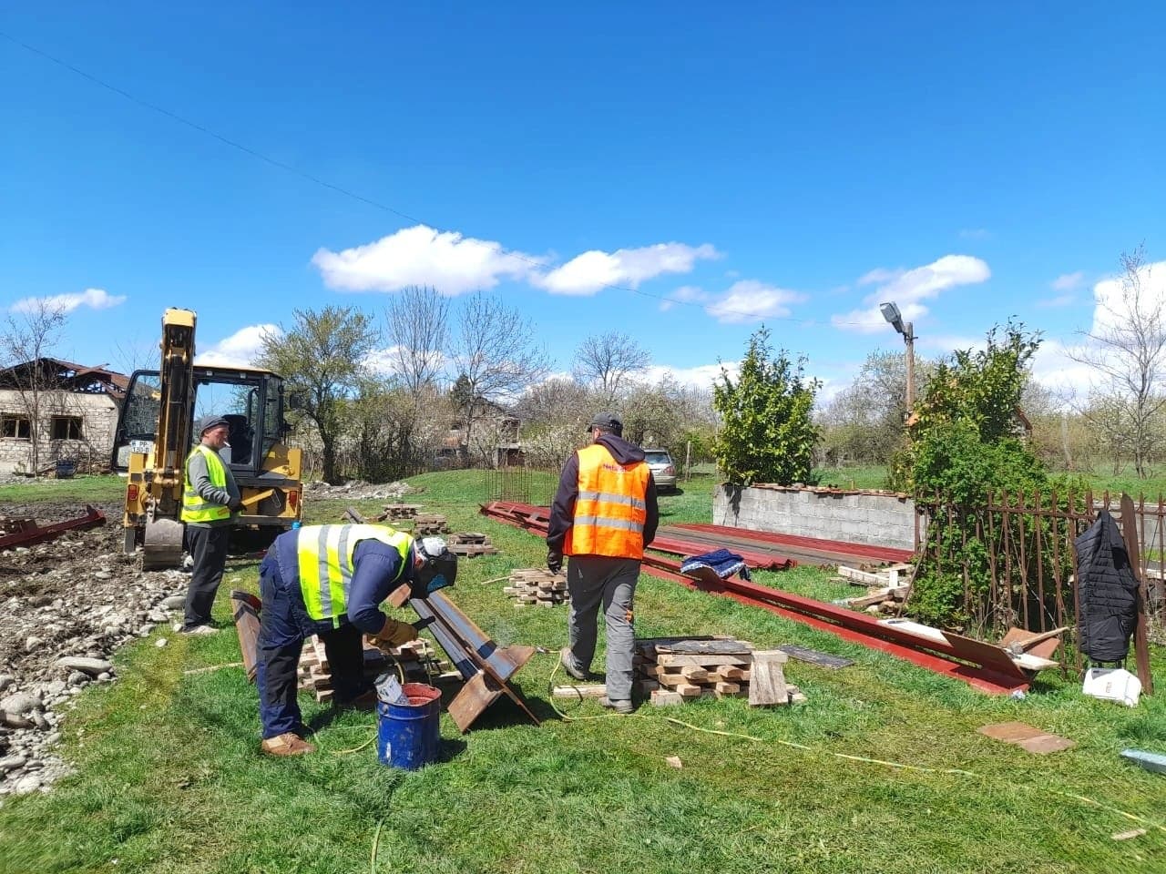 Frontnews image description