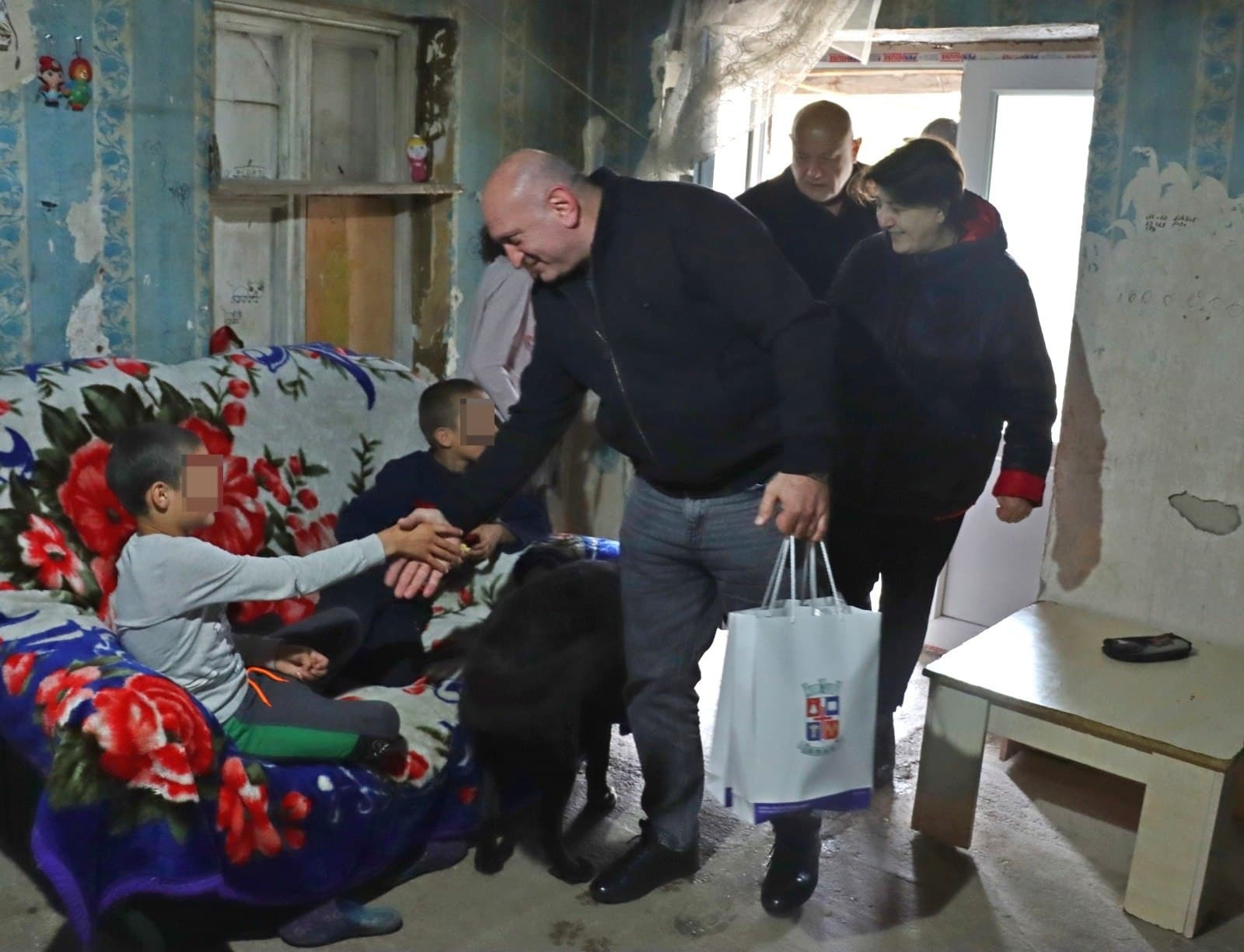 Frontnews image description