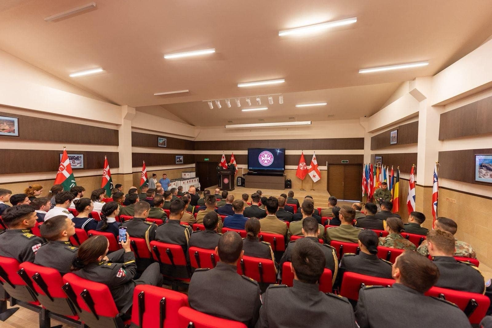 Frontnews image description