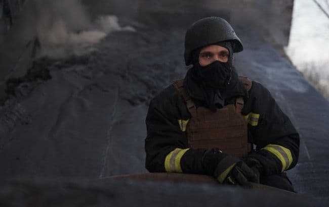 Russian drone attacks spark fires, injure two in Kyiv overnight