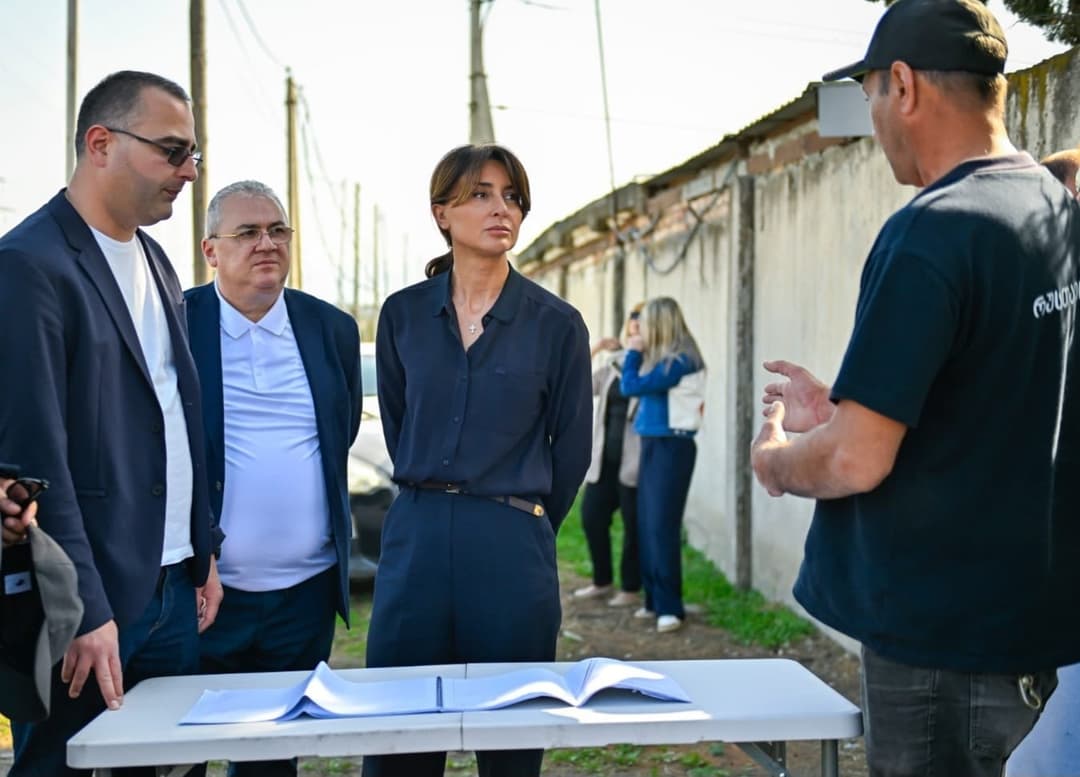 რუსთავში, ზედგენიძის ქუჩაზე, ახალი გზის მოწყობის სამუშაოები მიმდინარეობს