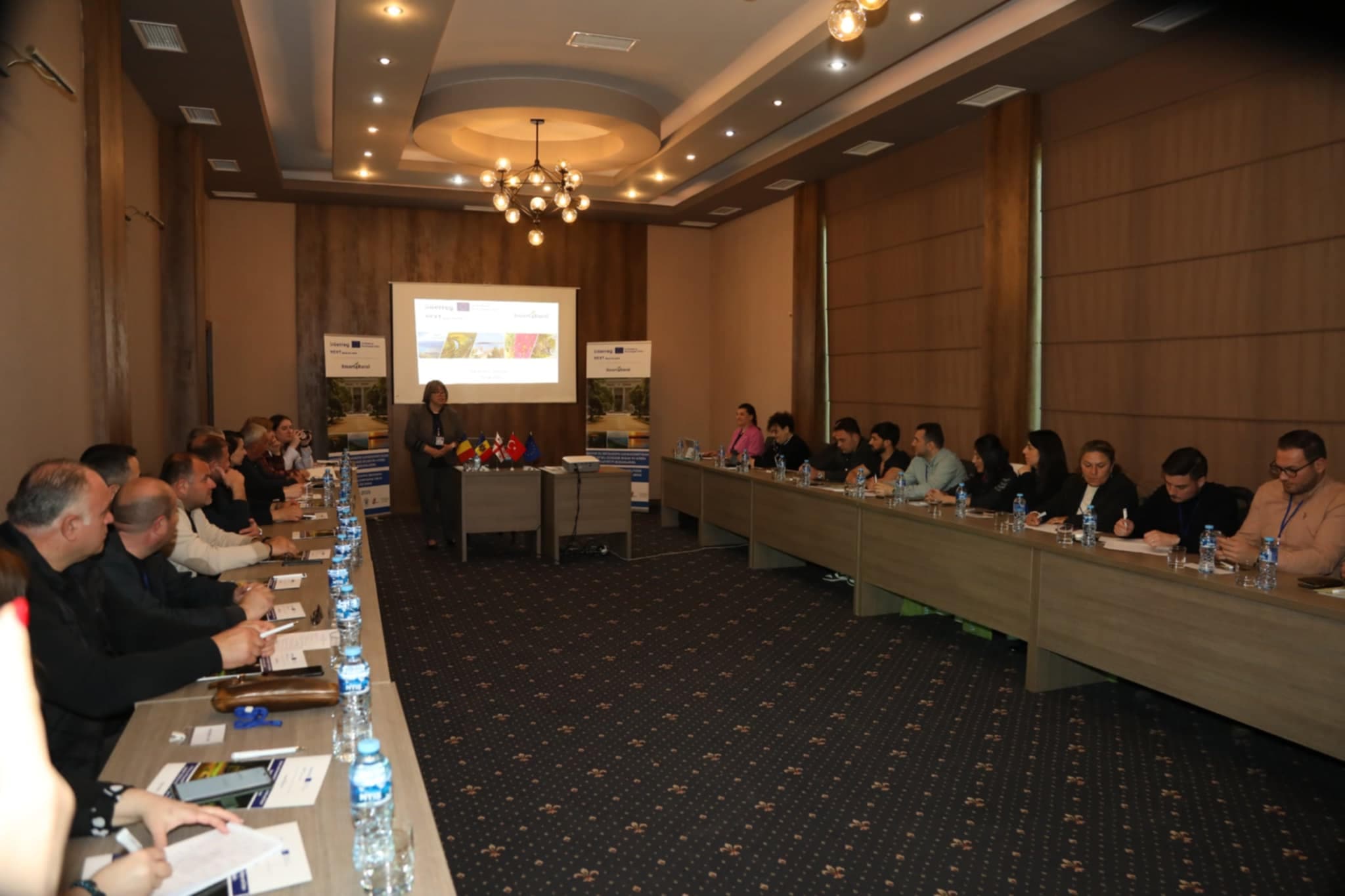 Frontnews image description