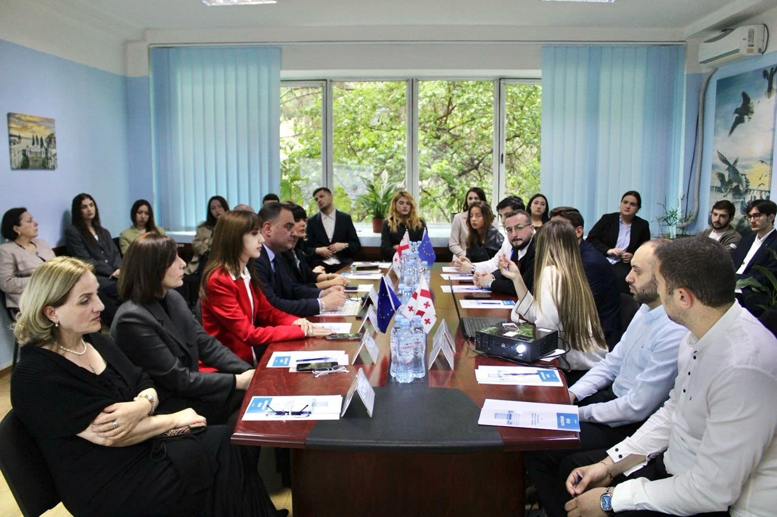 Frontnews image description