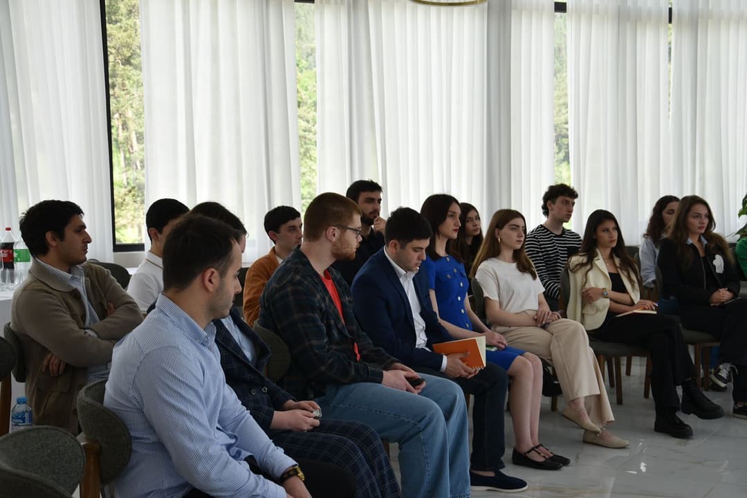 ბორჯომში აფხაზეთის ავტონომიური რესპუბლიკის იუსტიციისა და სამოქალაქო ინტეგრაციის სამინისტროს პროექტი "მომავლის დიპლომატები მშვიდობისთვის" ჩატარდა