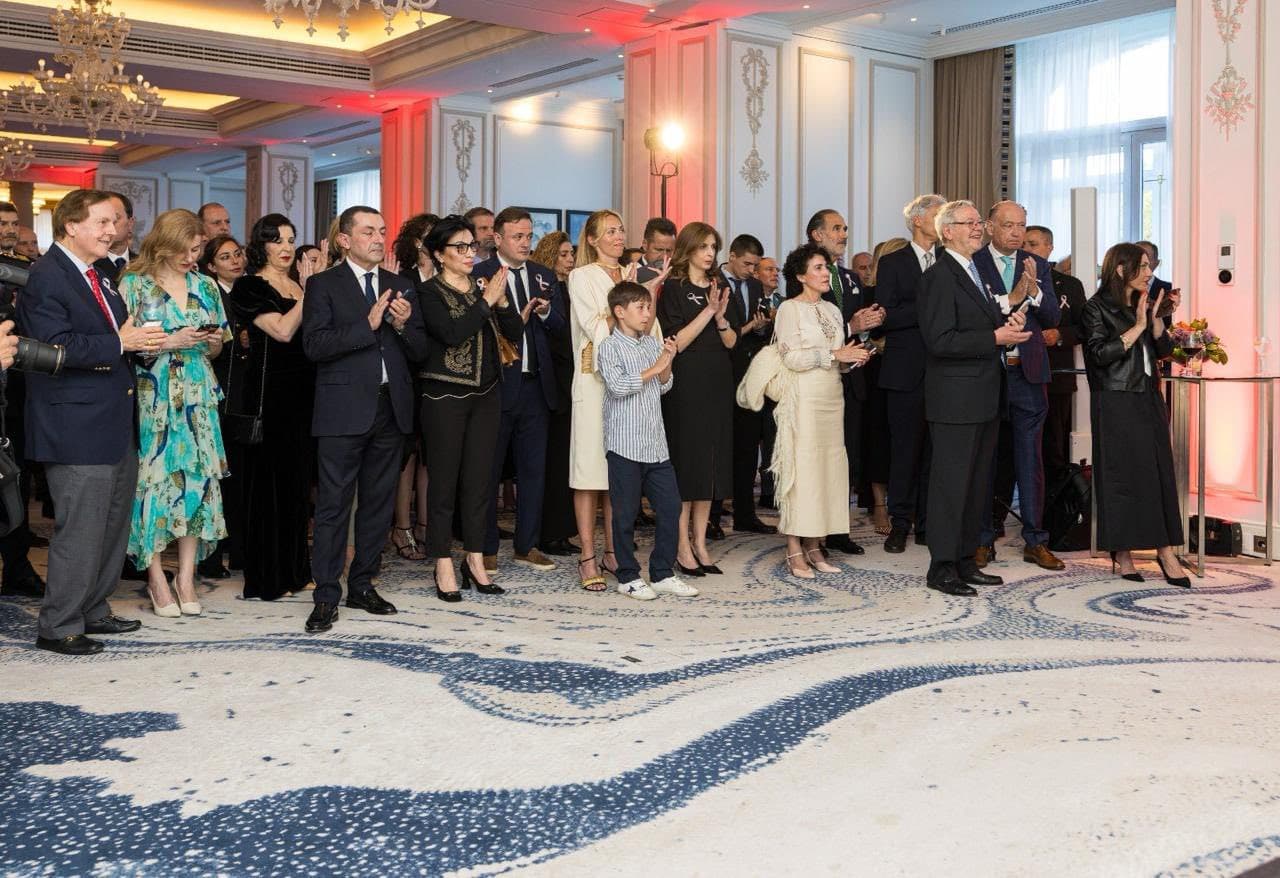 Frontnews image description