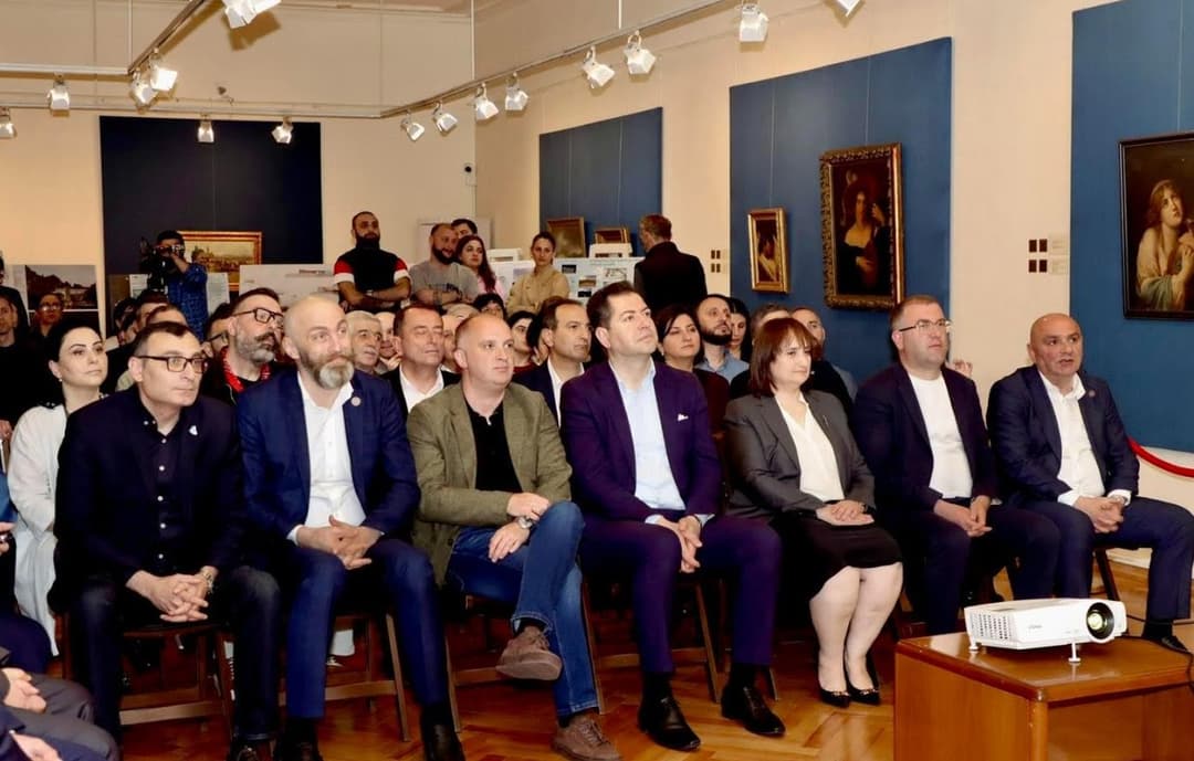 დავით ფაცაცია ბათუმში არქიტექტურული პროექტების გამოფენას დაესწრო