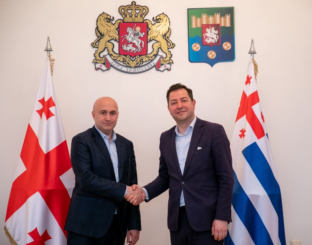 დავით ფაცაცია აჭარის მთავრობის თავმჯდომარეს შეხვდა