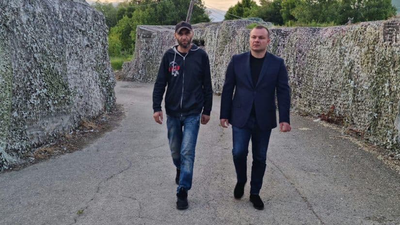 Frontnews image description