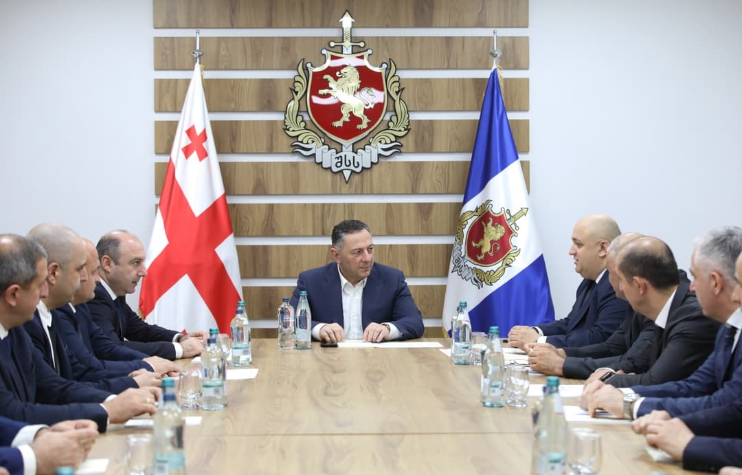 ვახტანგ გომელაურმა სამეგრელო-ზემო სვანეთის პოლიციის დეპარტამენტში სამუშაო თათბირი გამართა