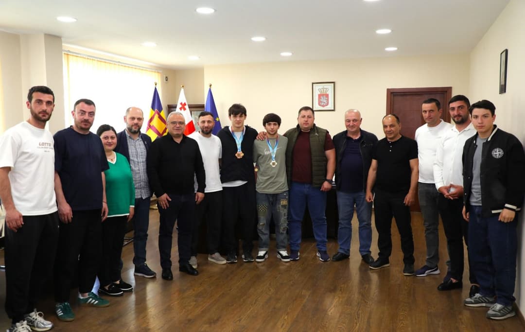 ზუგდიდის მერი მსოფლიო ჩემპიონს შეხვდა