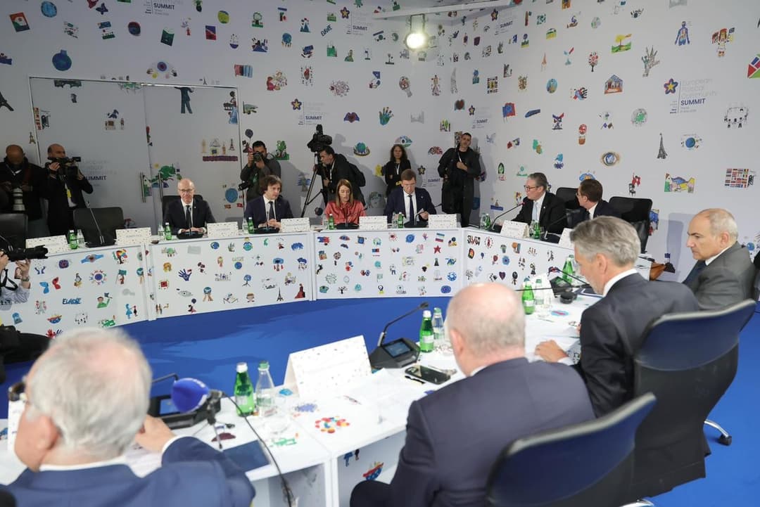 ირაკლი კობახიძემ ევროპული პოლიტიკური გაერთიანების სამიტის ფარგლებში, მრგვალი მაგიდის ფორმატში გამართულ დისკუსიაში მიიღო მონაწილეობა