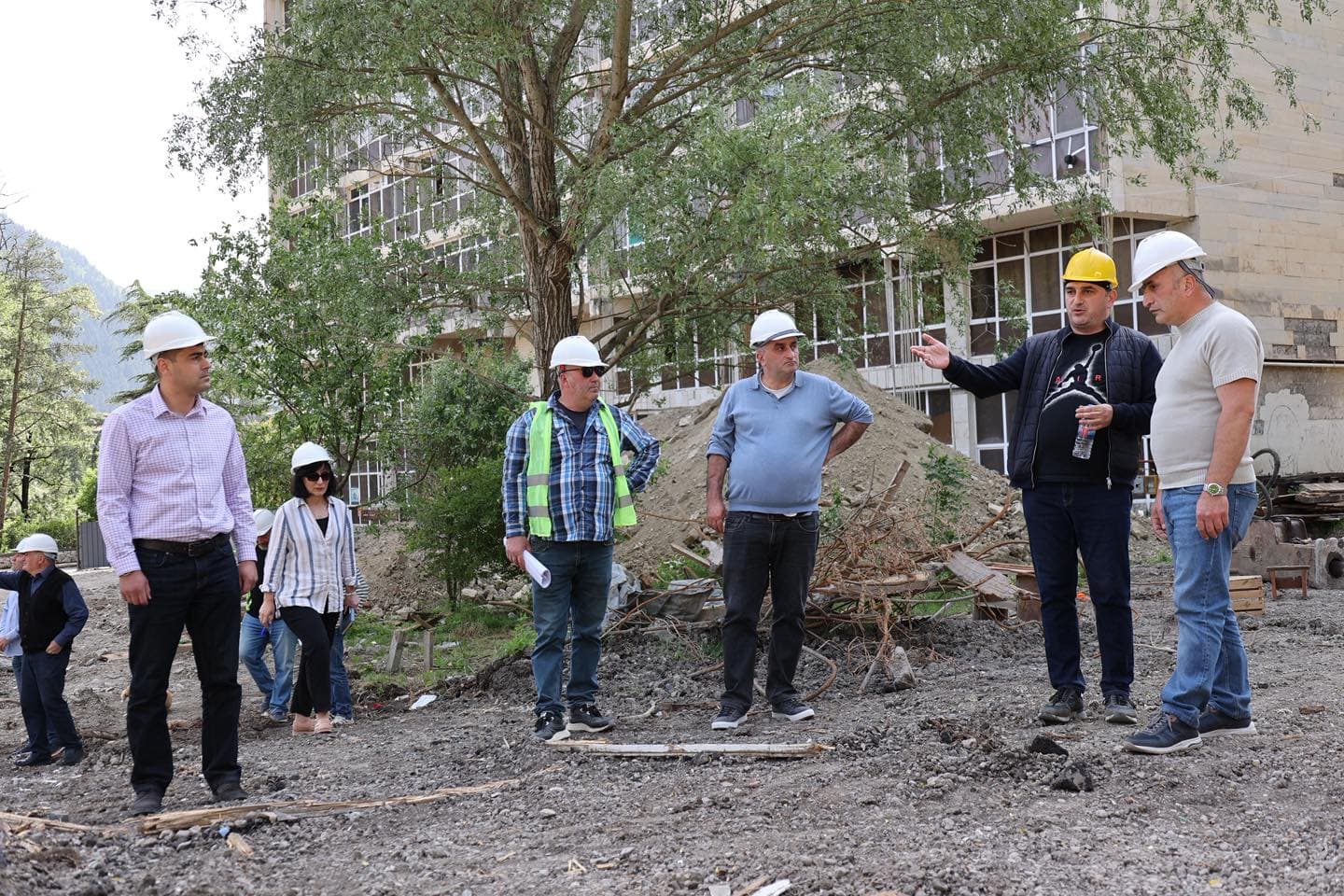 Frontnews image description