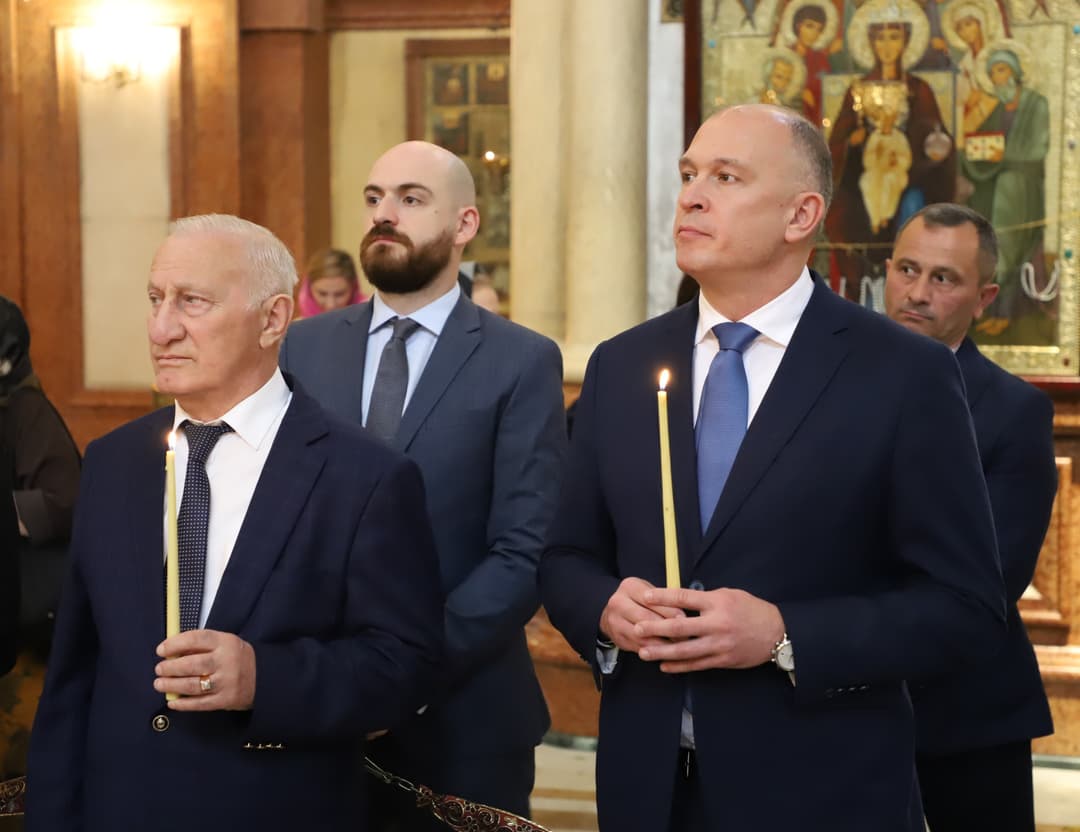 აფხაზეთობასთან და სვიმონ კანანელის ხსენების დღესთან დაკავშირებით სამების საკათედრო ტაძარში წირვა-ლოცვა აღევლინა