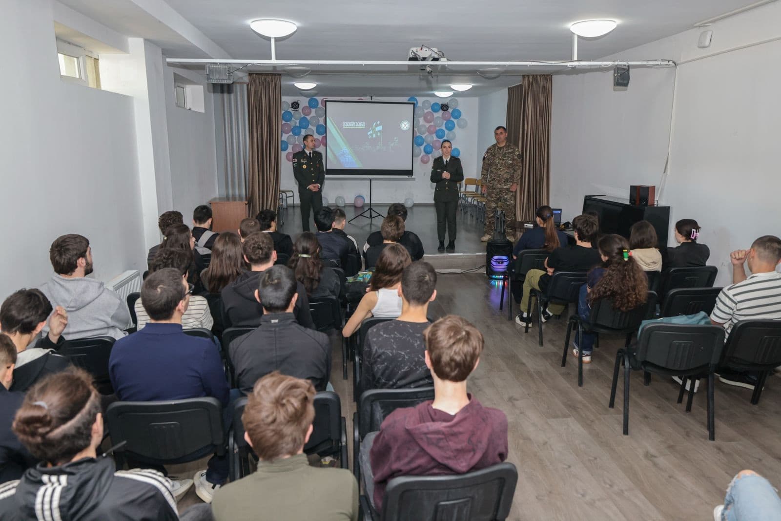 Frontnews image description