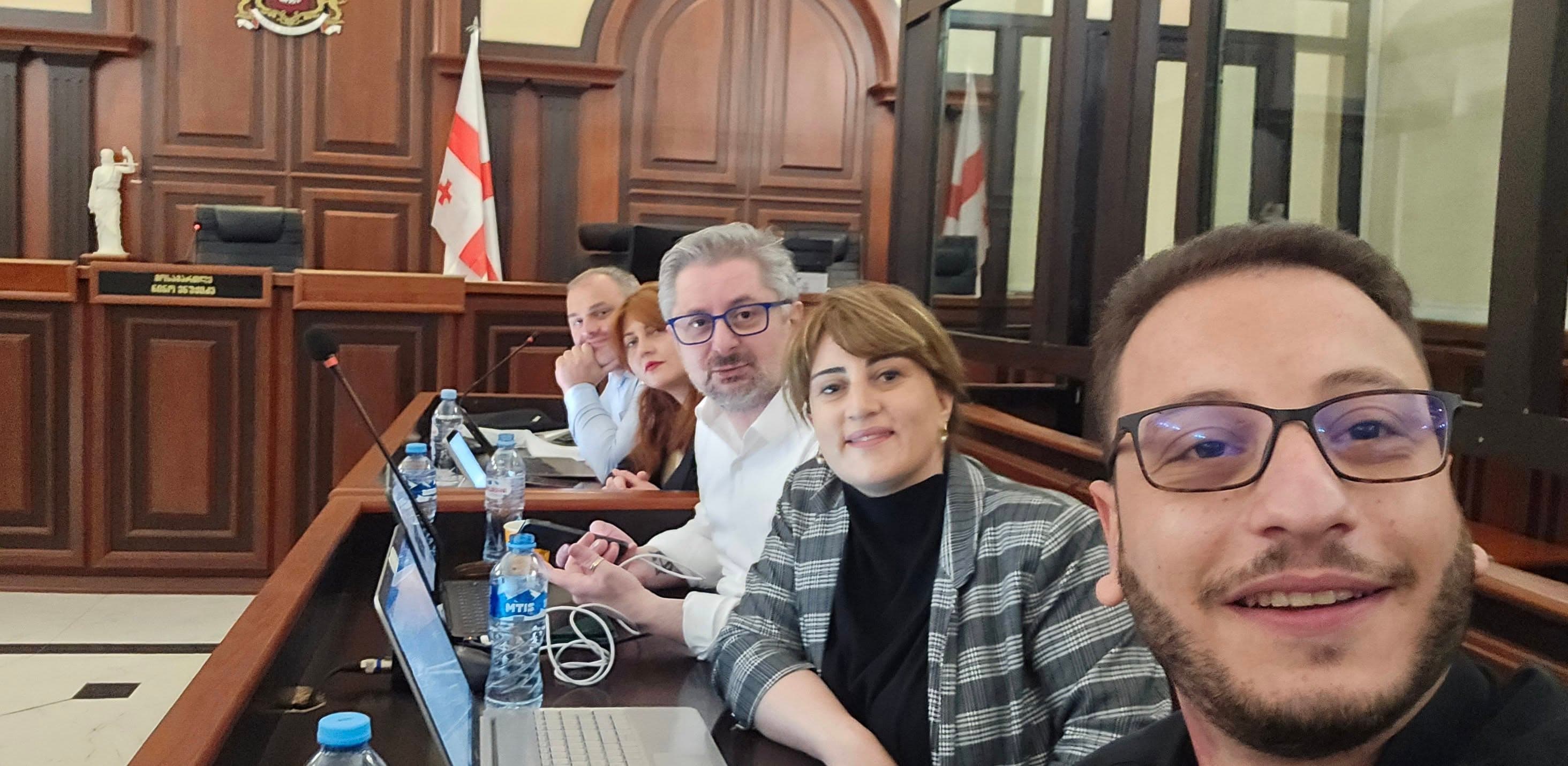 Frontnews image description