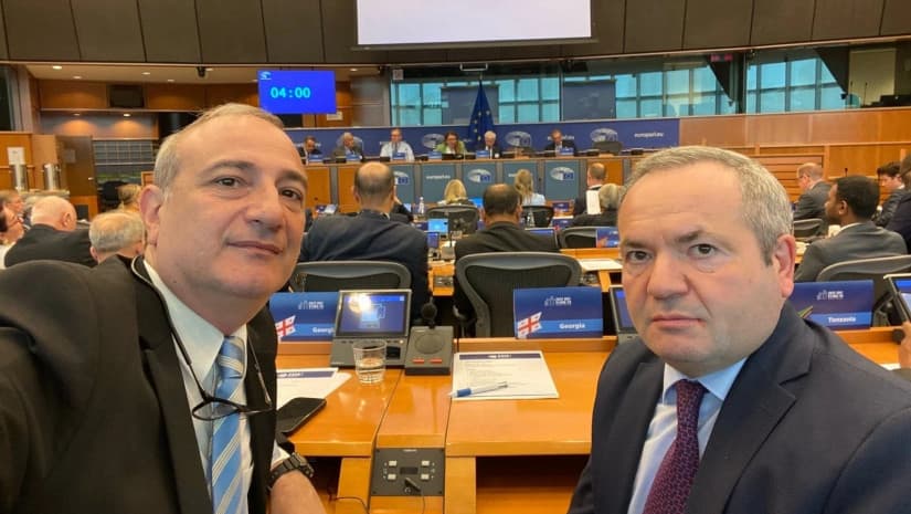 Frontnews image description