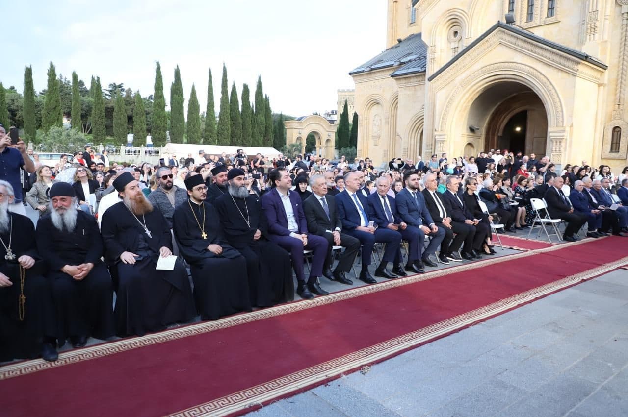 Frontnews image description