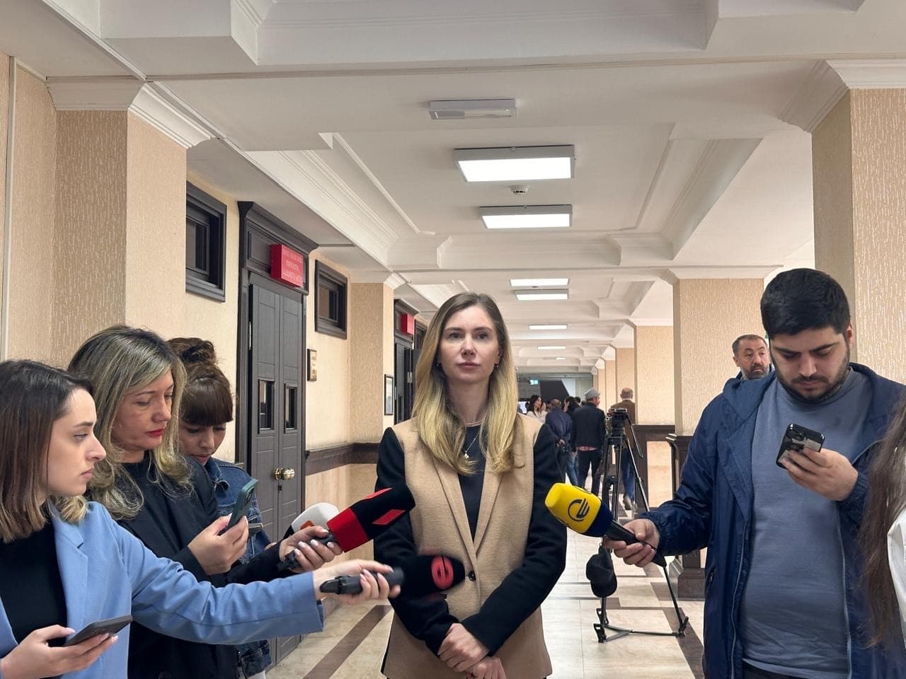 Frontnews image description