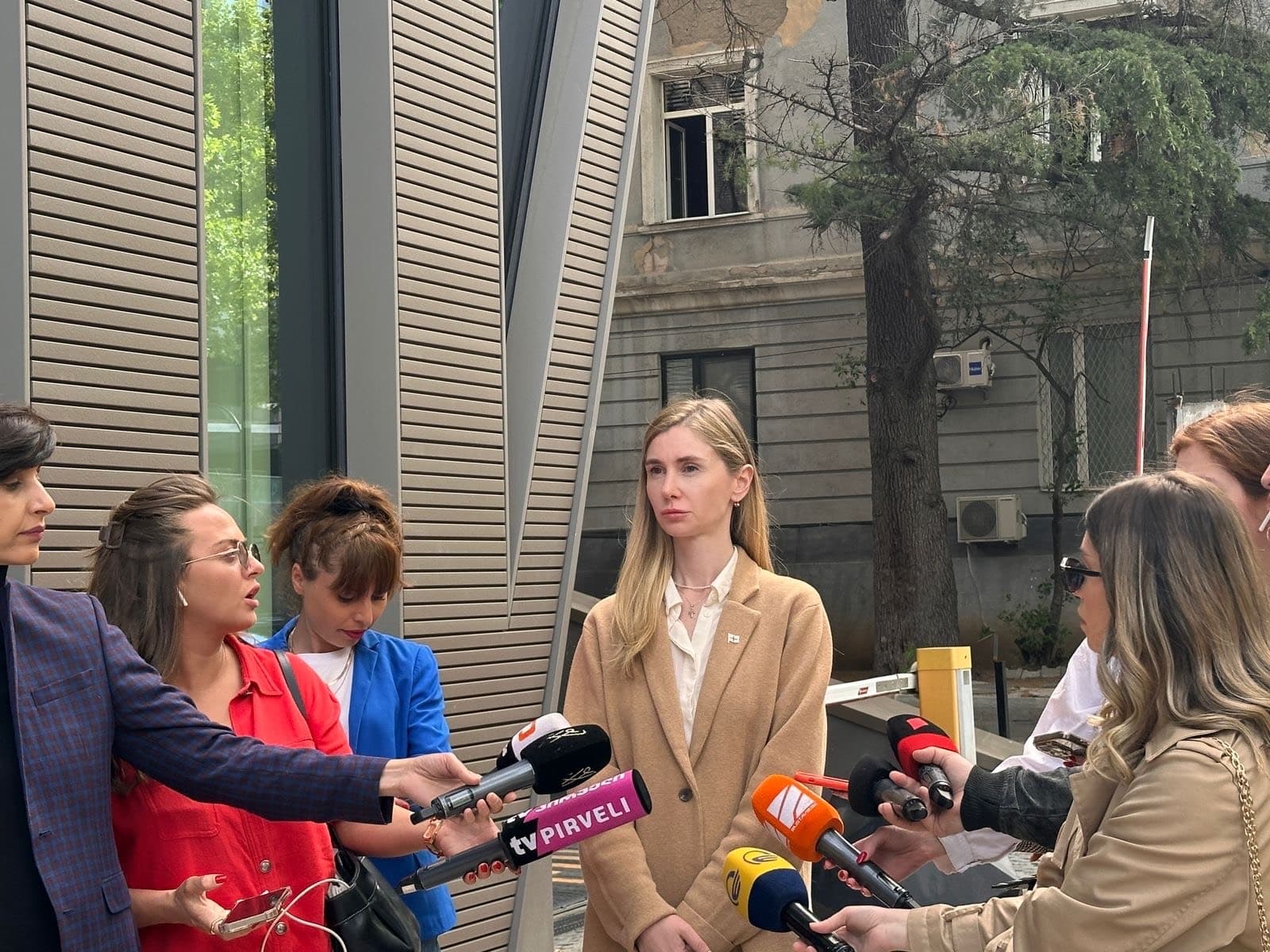 Frontnews image description