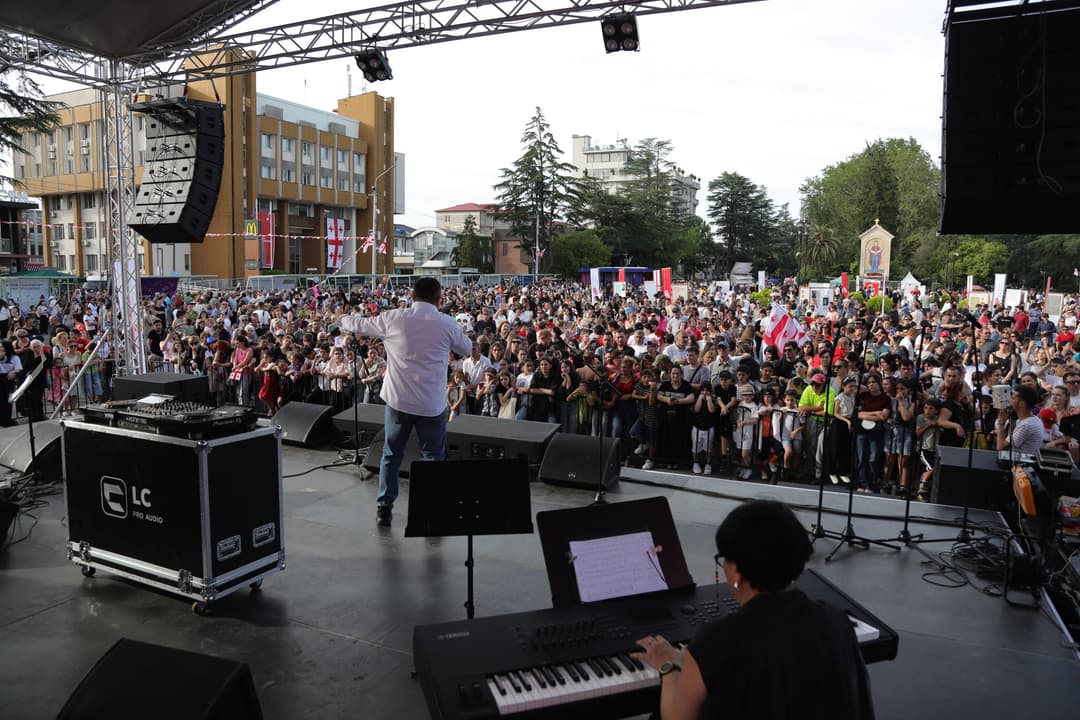 ზუგდიდში დამოუკიდებლობის დღისადმი მიძღვნილი ღონისძიებები გალა კონცერტით დასრულდა