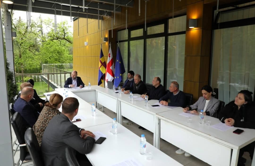 Frontnews image description