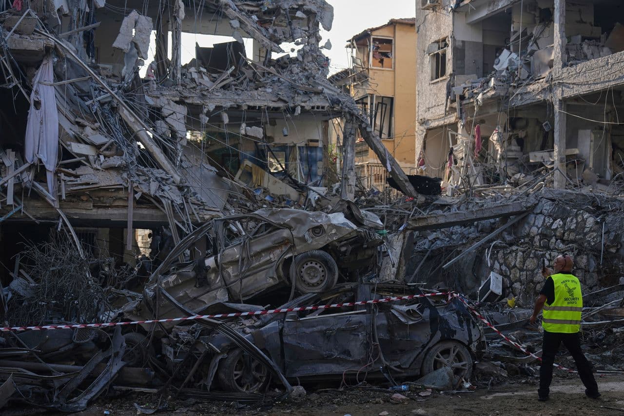 Frontnews image description