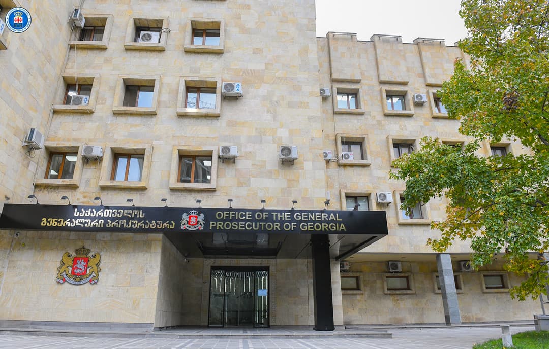პროკურატურამ გორში, მეუღლის დამამძიმებელ გარემოებაში განზრახ მკვლელობის მცდელობის ფაქტზე ერთ პირს ბრალდება წარუდგინა