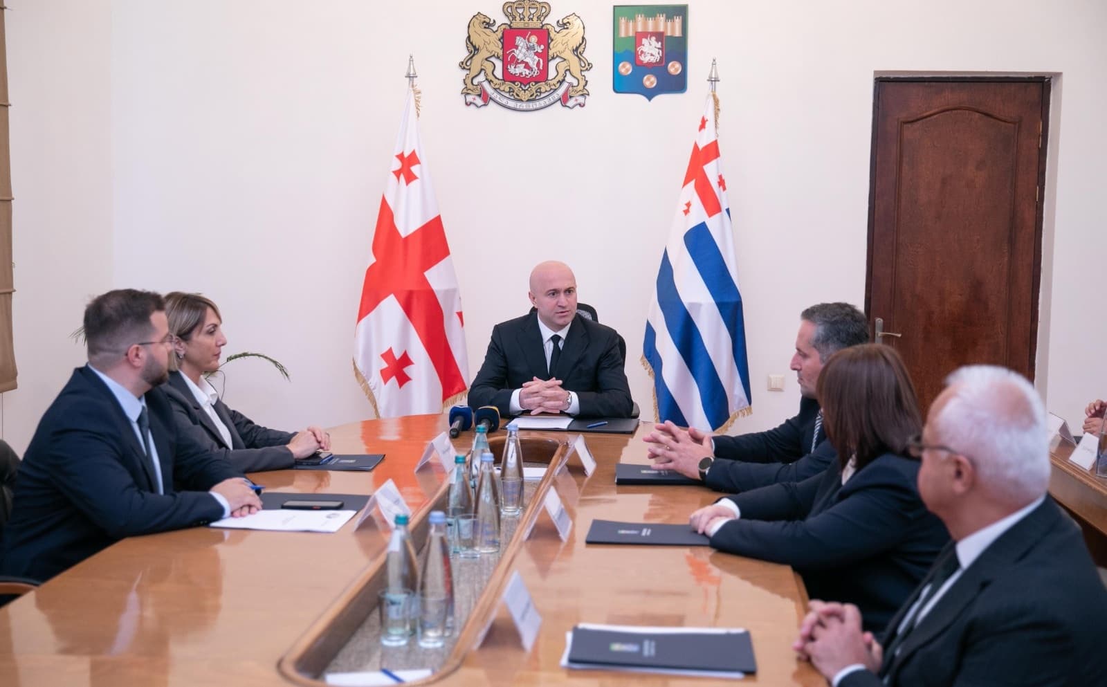 Frontnews image description