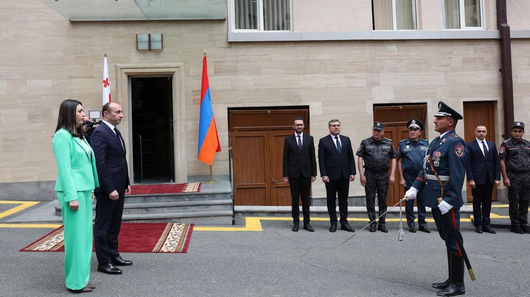 გეკა გელაძემ სომეხ კოლეგასთან შეხვედრა გამართა