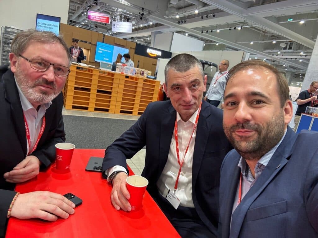 Frontnews image description